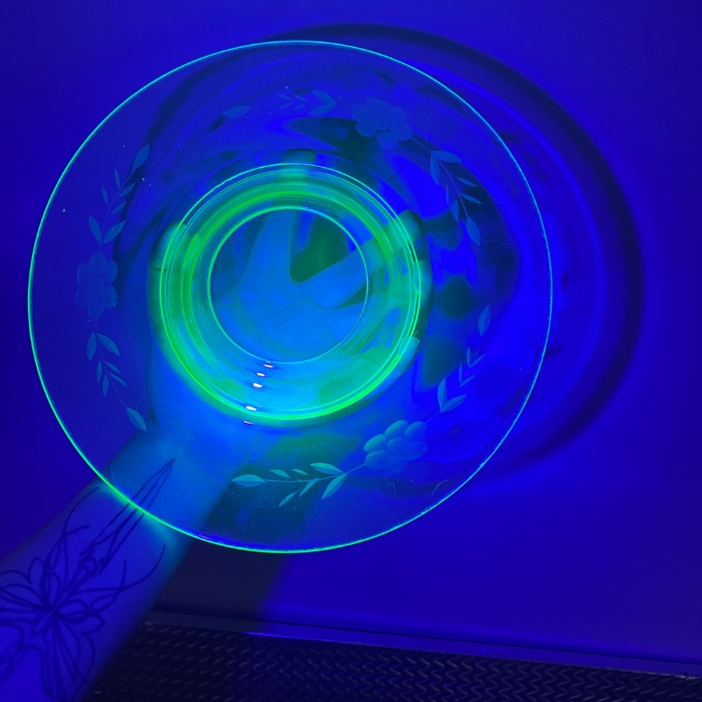 Vintage Uranium Plate with floral accent 10.25 inches